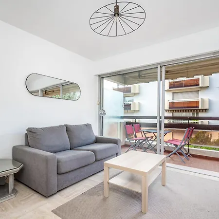 Tiare Furnished Flat アンティーブ